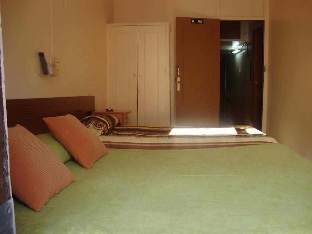 Hostel Turisol Barcelona Rum bild