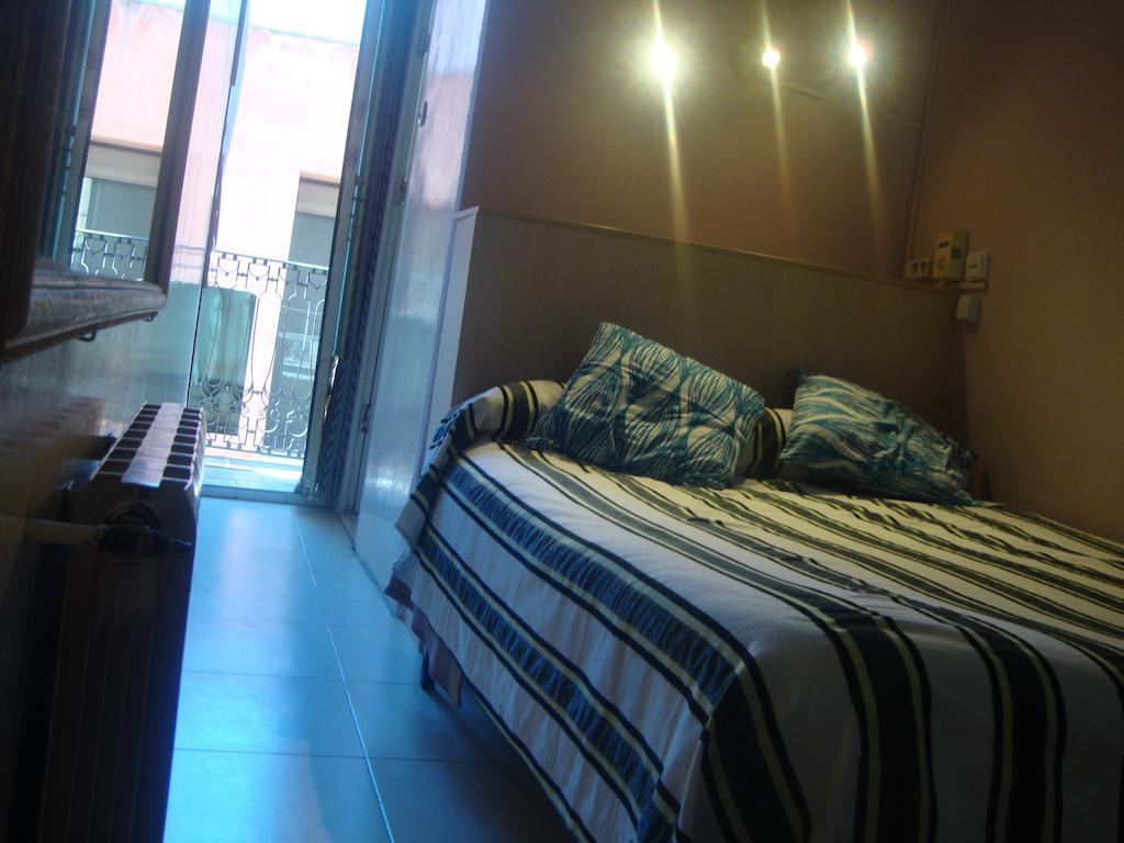 Hostel Turisol Barcelona Rum bild