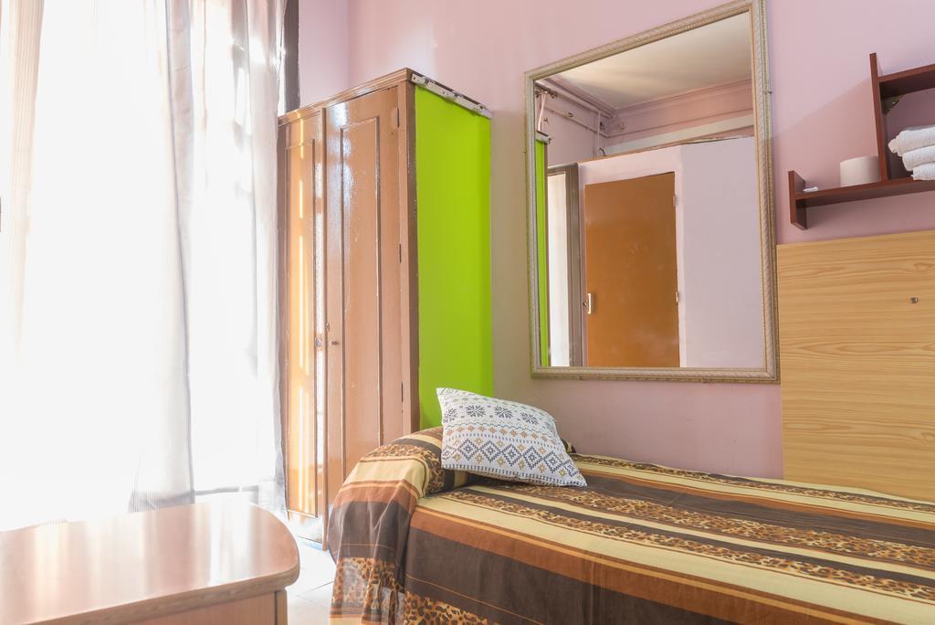 Hostel Turisol Barcelona Exteriör bild