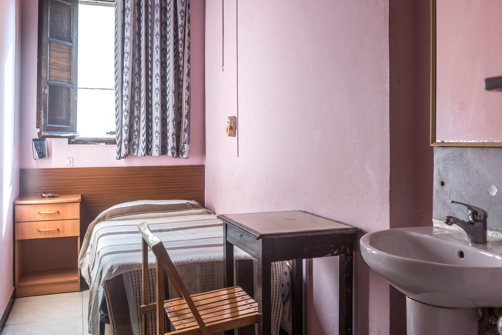 Hostel Turisol Barcelona Exteriör bild